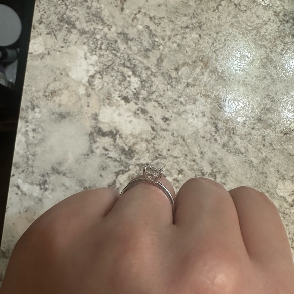 Engagement ring - Picture 3 of 3